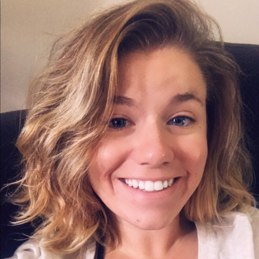 Meet your Posher, Caitlin